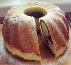 Bábovka dvoubarevná olejová malá