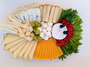 Obložená mísa sýrová